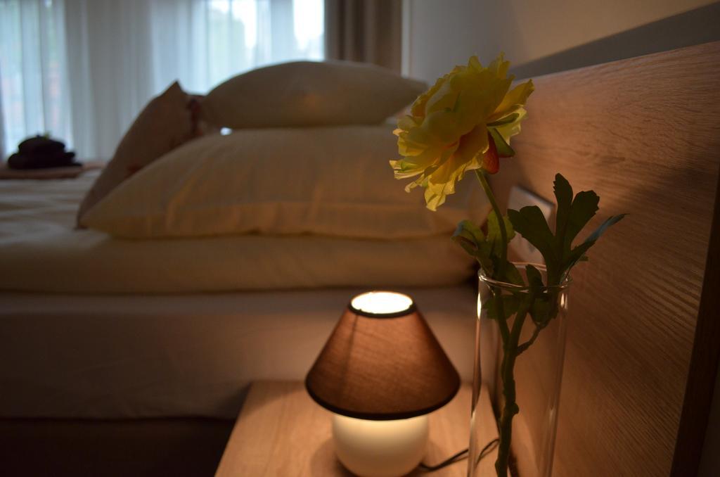 Royal Route 29 Comfort Rooms Krakow Luaran gambar