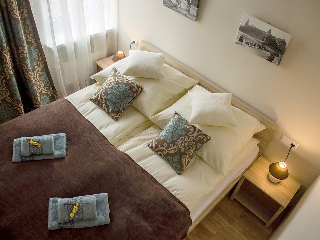 Royal Route 29 Comfort Rooms Krakow Luaran gambar