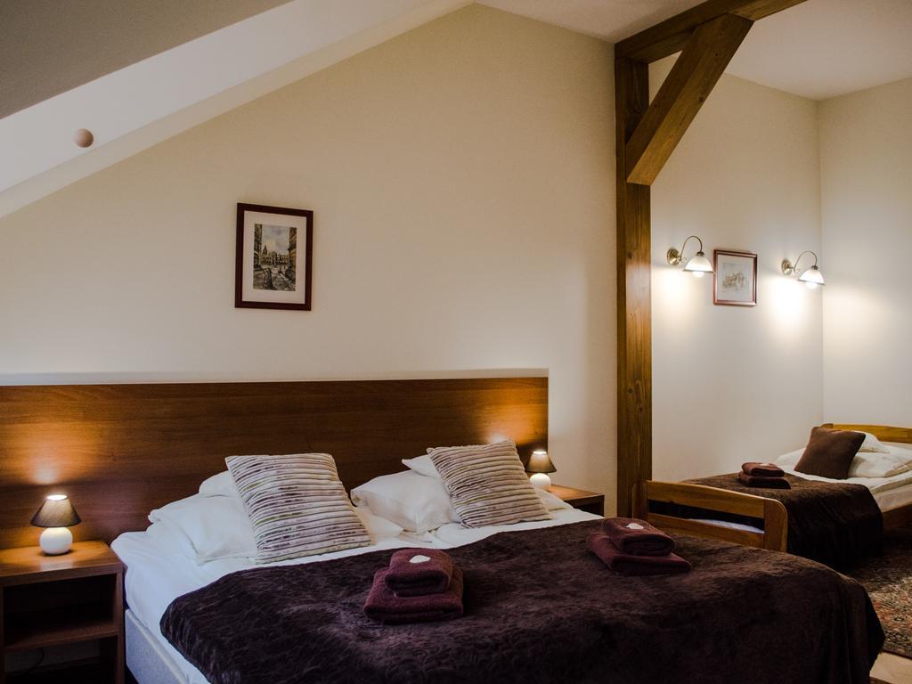 Royal Route 29 Comfort Rooms Krakow Luaran gambar