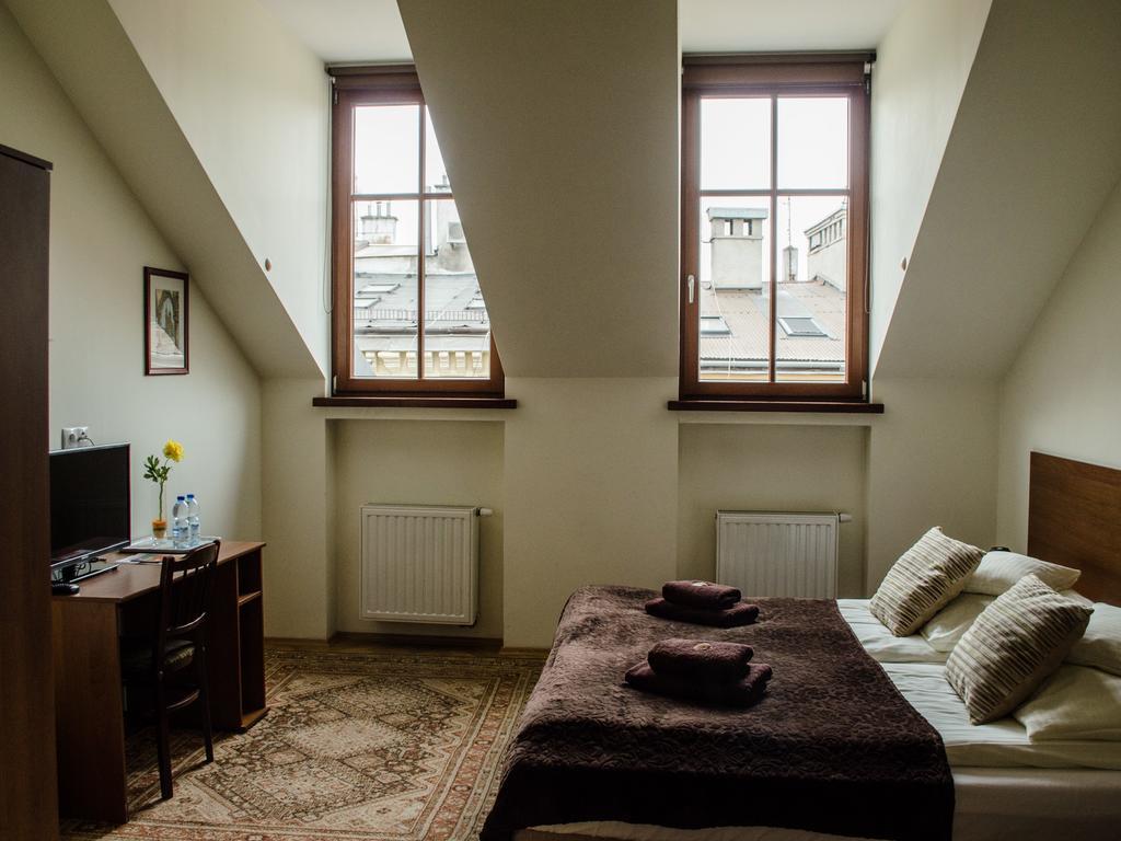 Royal Route 29 Comfort Rooms Krakow Luaran gambar