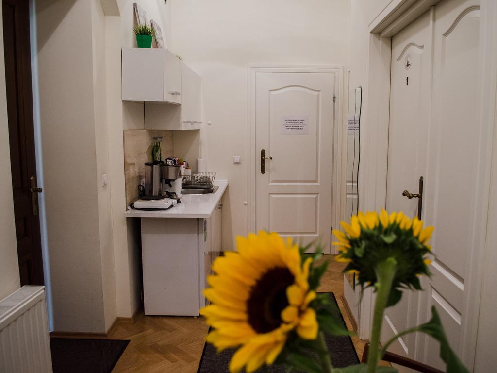 Royal Route 29 Comfort Rooms Krakow Luaran gambar