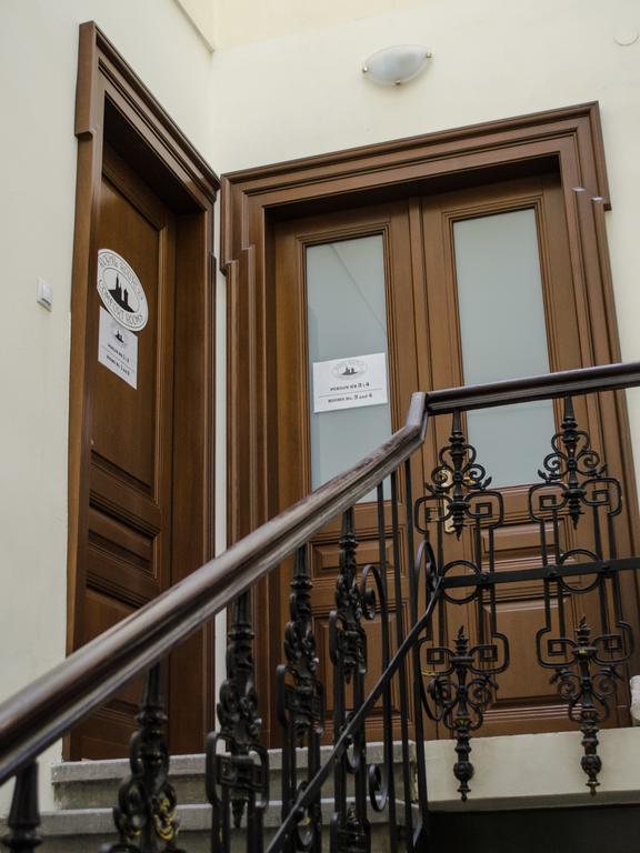Royal Route 29 Comfort Rooms Krakow Luaran gambar