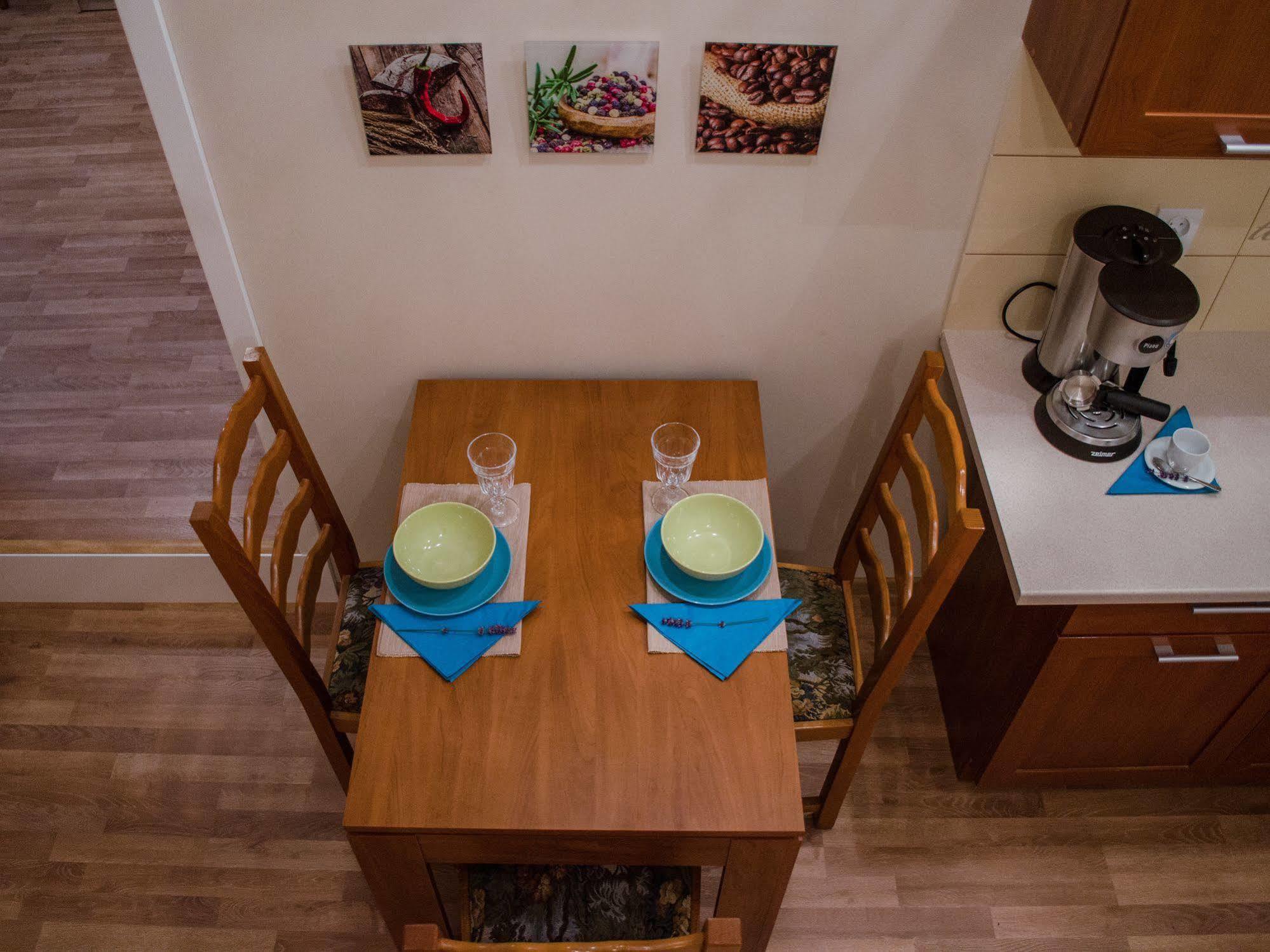 Royal Route 29 Comfort Rooms Krakow Luaran gambar