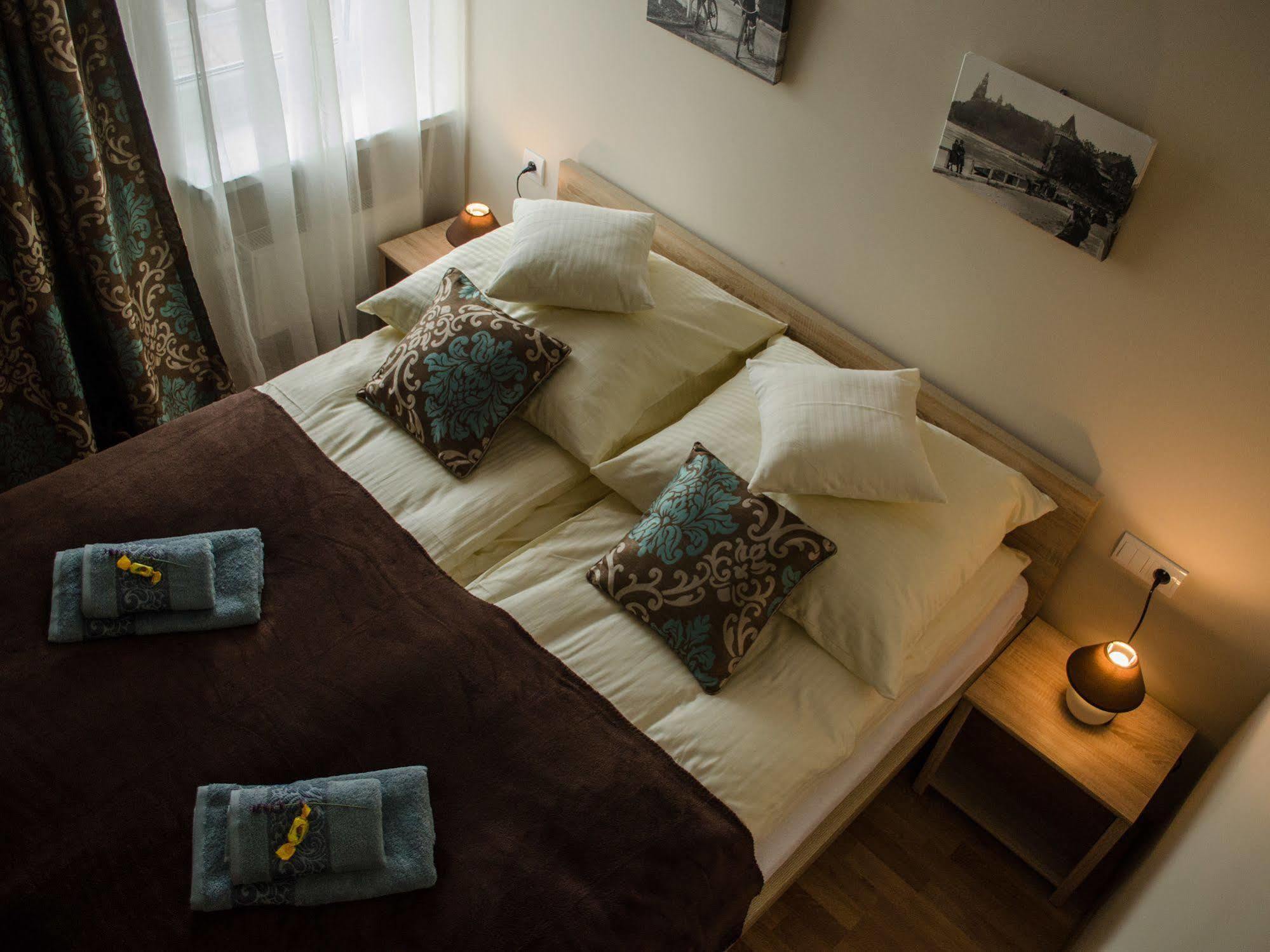 Royal Route 29 Comfort Rooms Krakow Luaran gambar