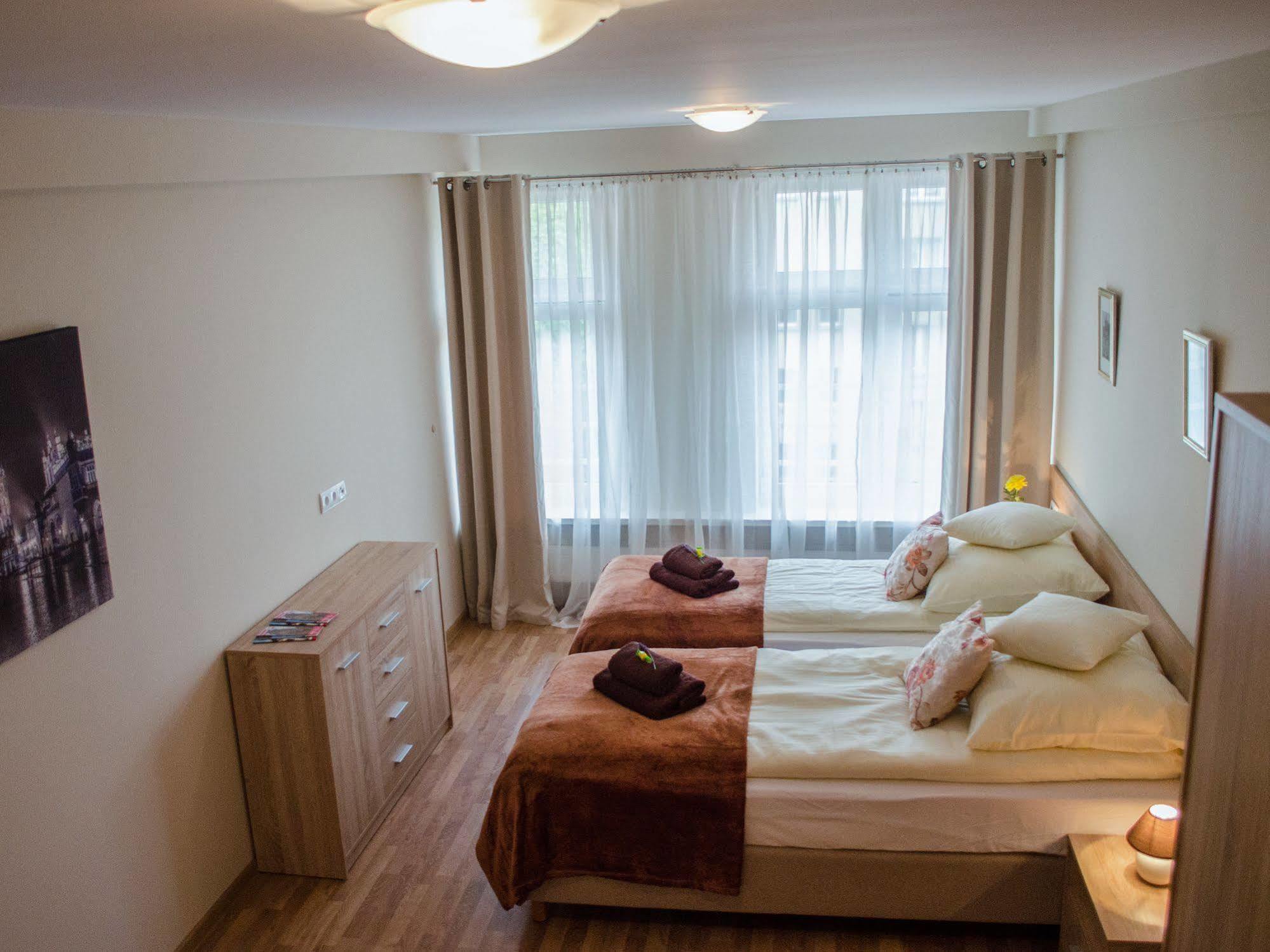 Royal Route 29 Comfort Rooms Krakow Luaran gambar