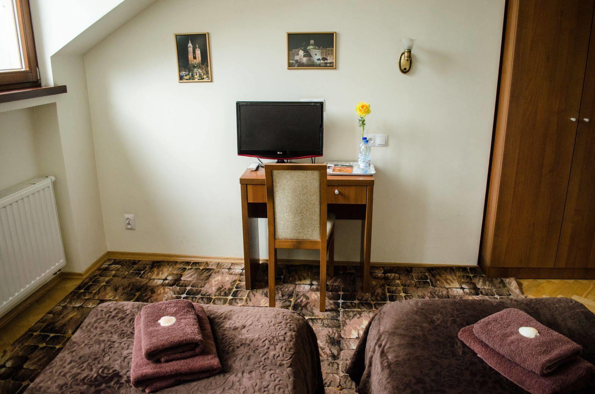 Royal Route 29 Comfort Rooms Krakow Luaran gambar