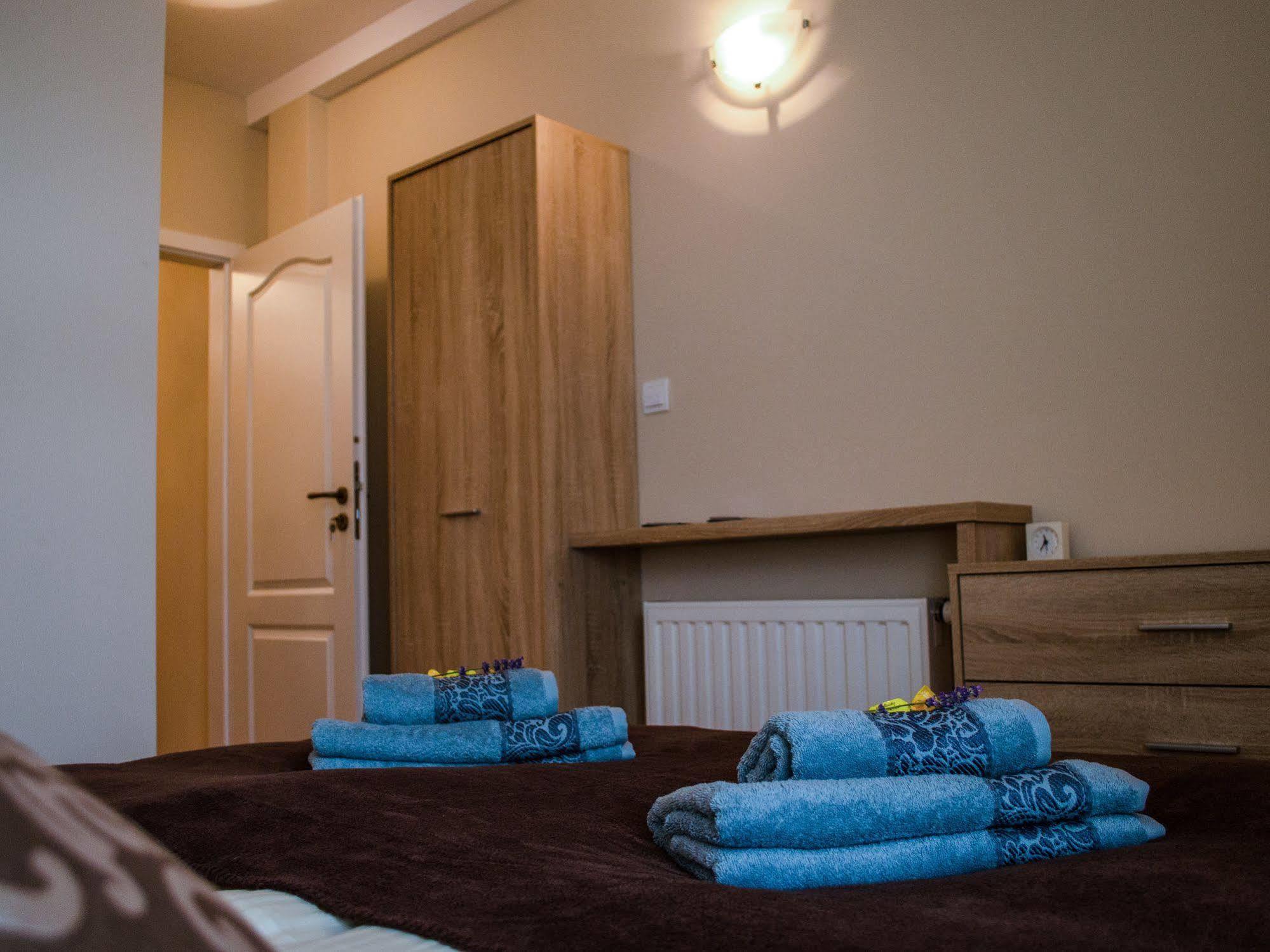 Royal Route 29 Comfort Rooms Krakow Luaran gambar